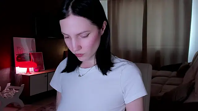 AdeleShinemm online show from 29, 4, 2026