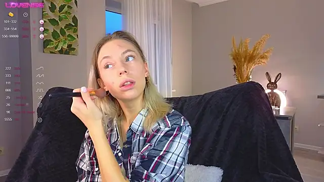 NyxaThorn online show from 13, 10, 2025