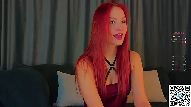 Snapshot of GildedKitten chatting on 3, 10, 2025 GildedKitten online show from 3, 10, 2025