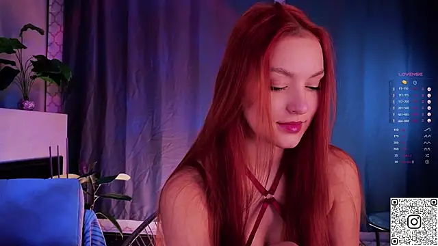 Snapshot of GildedKitten chatting on 9, 11, 2025 GildedKitten online show from 9, 11, 2025