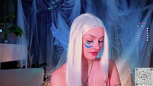 Snapshot of GildedKitten chatting on 15, 11, 2025 GildedKitten online show from 15, 11, 2025