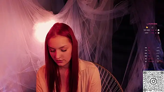 Snapshot of GildedKitten chatting on 18, 11, 2025 GildedKitten online show from 18, 11, 2025