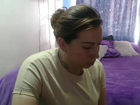 cloequeen15 online show from 7, 10, 2025