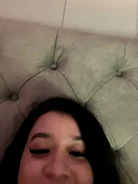 Snapshot of Aliciawhitee chatting on 7, 10, 2025 Aliciawhitee online show from 7, 10, 2025