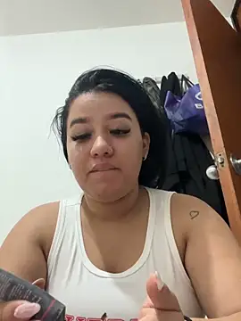 Snapshot of Aliciawhitee chatting on 15, 10, 2025 Aliciawhitee online show from 15, 10, 2025