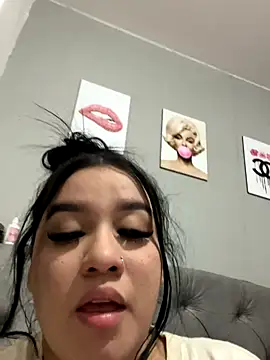 Snapshot of Aliciawhitee chatting on 10, 11, 2025 Aliciawhitee online show from 10, 11, 2025