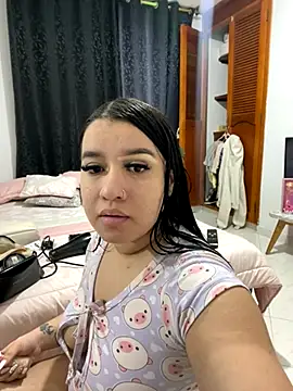 Snapshot of Aliciawhitee chatting on 15, 11, 2025 Aliciawhitee online show from 15, 11, 2025