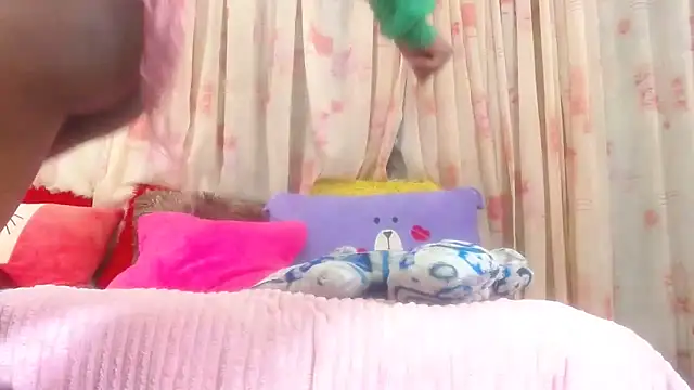 LoloQueen5 online show from 15, 4, 2026