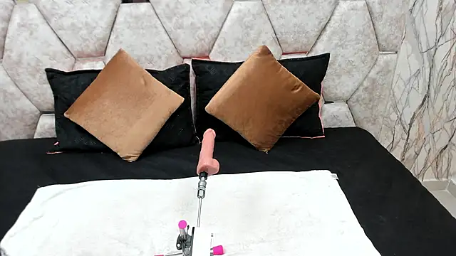 EXOTIC EBONY  online show from 7, 10, 2025