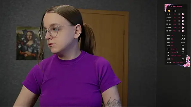 Violetwin online show from 10, 4, 2026