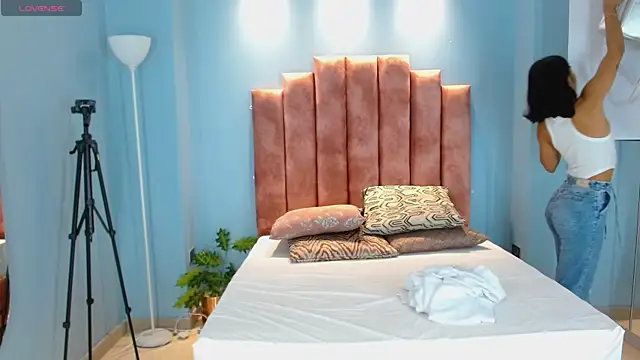 Milaa Star  online show from 24, 4, 2026