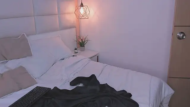 Snapshot of Salome_Smitth_1 chatting on 6, 8, 2026 Salome Smitth 1 online show from 6, 8, 2026