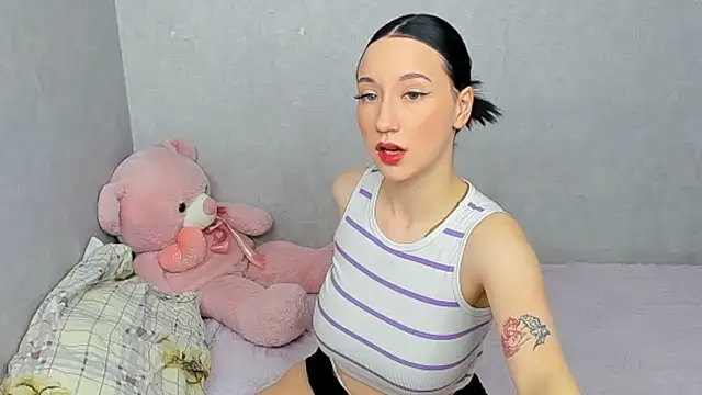 Snapshot of EileenMoores chatting on 5, 3, 2026 EileenMoores online show from 5, 3, 2026