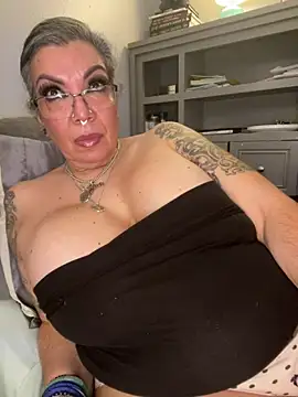 dieseldame1313 online show from 20, 2, 2026