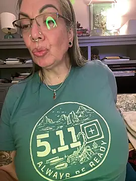 dieseldame1313 online show from 23, 4, 2026