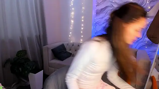 Aria Mila online show from 26, 4, 2026