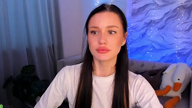 Aria Mila online show from 27, 4, 2026