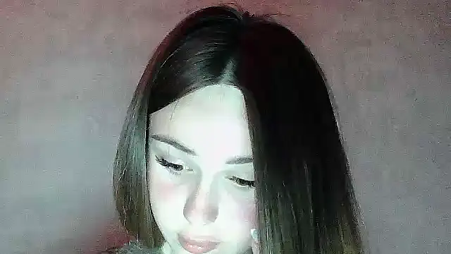 SweetLoraa online show from 25, 4, 2026