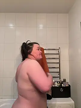 SunnyLeila2101 online show from 22, 4, 2026