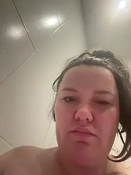 SunnyLeila2101 online show from 13, 5, 2026