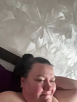 SunnyLeila2101 online show from 18, 5, 2026