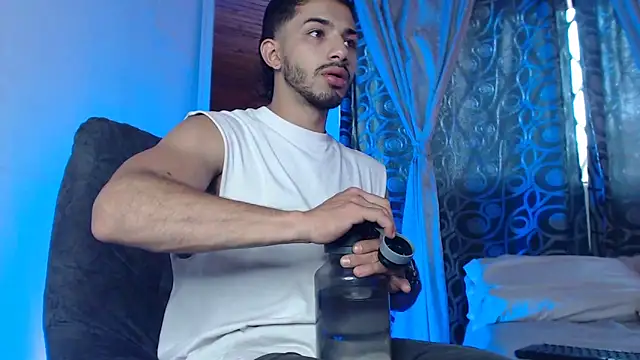 Snapshot of ArturoCardona_ chatting on 10, 5, 2026 ArturoCardona online show from 10, 5, 2026