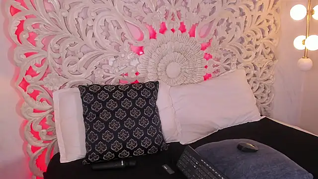 Odette bulgari online show from 3, 11, 2025