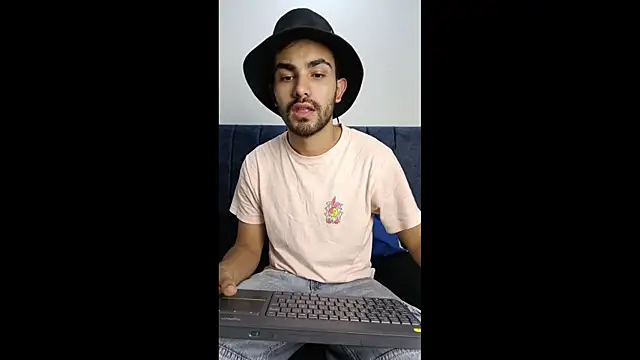 Snapshot of JuanchoAfpa chatting on 28, 10, 2025 JuanchoAfpa online show from 28, 10, 2025