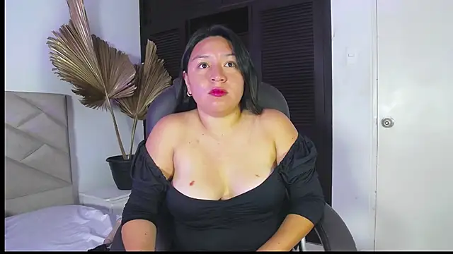 BellaRoux1 online show from 4, 3, 2026