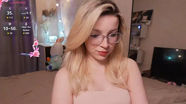 peachii meow online show from 18, 4, 2026