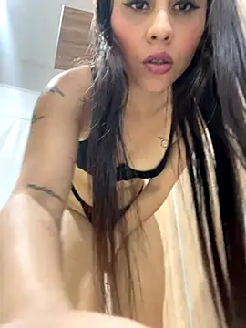 Snapshot of LuluMonroe_Eup chatting on 2, 10, 2025 LuluMonroe Eup online show from 2, 10, 2025