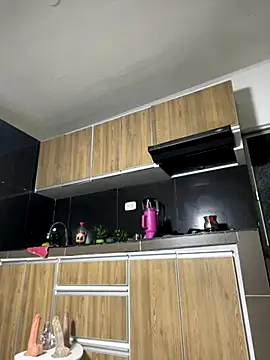 Snapshot of LuluMonroe_Eup chatting on 3, 10, 2025 LuluMonroe Eup online show from 3, 10, 2025