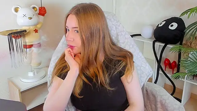 Lillie Berry online show from 18, 10, 2025