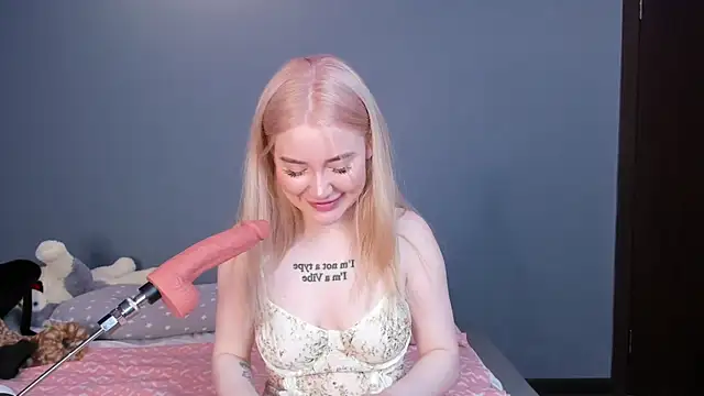 Lillie Berry online show from 25, 4, 2026