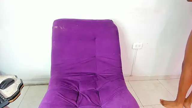 Snapshot of Nini_Beyker chatting on 24, 11, 2025 Nini Beyker online show from 24, 11, 2025