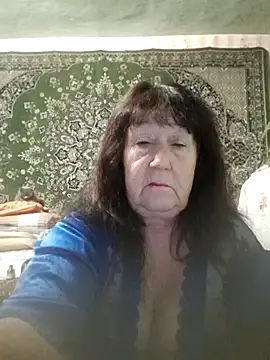 CrystalLime6411 online show from 8, 11, 2025