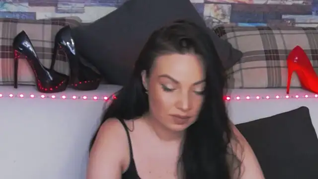 GrayLunna online show from 24, 4, 2026