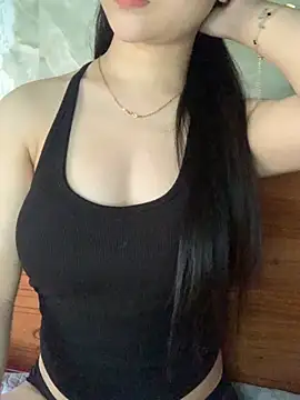 Snapshot of Lyly11 chatting on 24, 11, 2025 Lyly11 online show from 24, 11, 2025