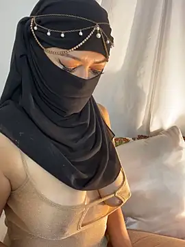 Amyraa  online show from 5, 10, 2025