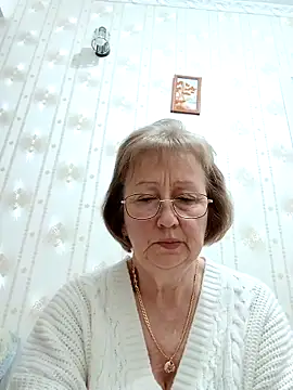 AlikaSwan5821 online show from 10, 2, 2026