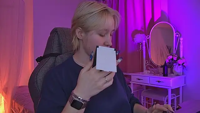 Snapshot of CinBellamy chatting on 3, 12, 2025 CinBellamy online show from 3, 12, 2025