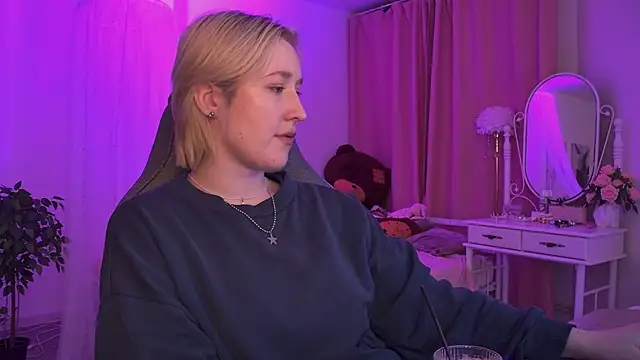 Snapshot of CinBellamy chatting on 11, 1, 2026 CinBellamy online show from 11, 1, 2026