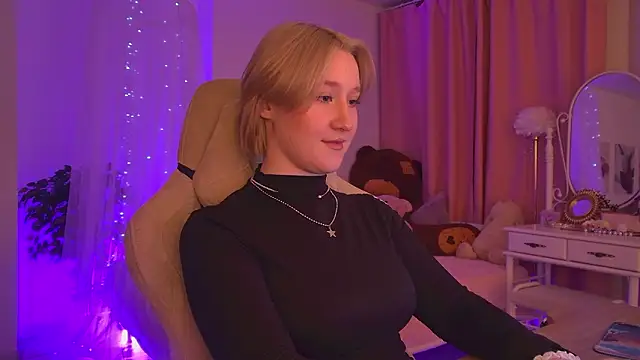 Snapshot of CinBellamy chatting on 5, 2, 2026 CinBellamy online show from 5, 2, 2026