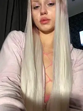 Snapshot of FavoriteKira chatting on 9, 10, 2025 FavoriteKira online show from 9, 10, 2025