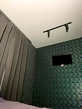 Snapshot of FavoriteKira chatting on 11, 11, 2025 FavoriteKira online show from 11, 11, 2025