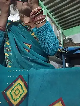 MISS LOVE 001 online show from 20, 9, 2025