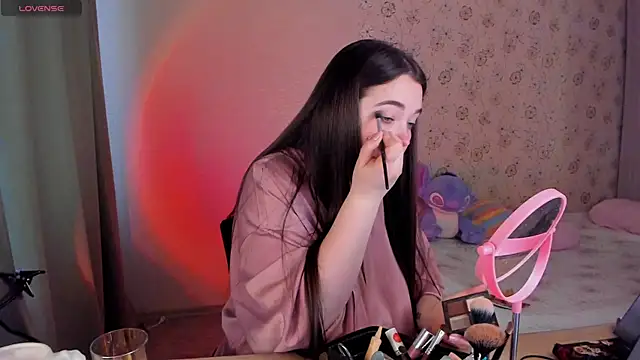 Alice next door online show from 19, 4, 2026