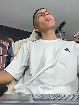 Snapshot of Mister_Obsession chatting on 26, 9, 2025 Mister Obsession online show from 26, 9, 2025