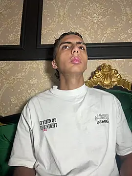 Snapshot of Mister_Obsession chatting on 30, 10, 2025 Mister Obsession online show from 30, 10, 2025