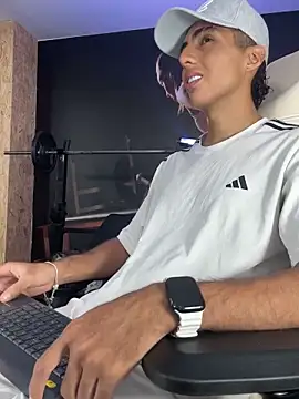 Snapshot of Mister_Obsession chatting on 21, 11, 2025 Mister Obsession online show from 21, 11, 2025